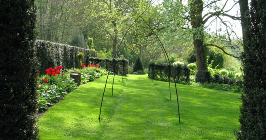 Le Jardin De Campagne A Grisy Les Platres Dans Le Val D Oise