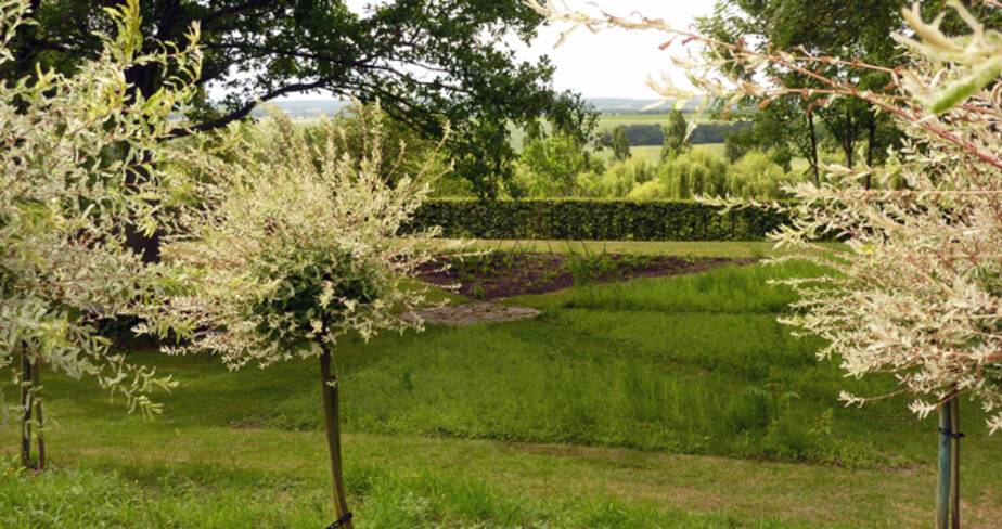 Le Jardin De Campagne A Grisy Les Platres Dans Le Val D Oise