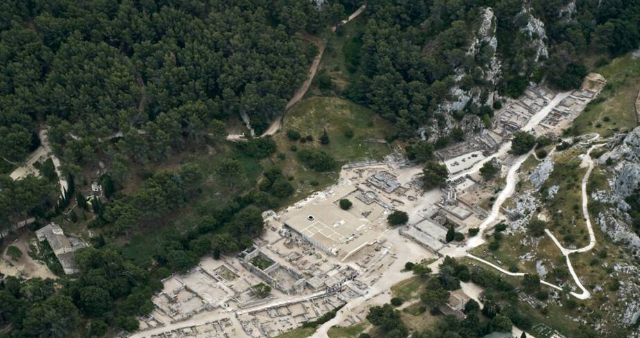 Vue aérienne du site de Glanum