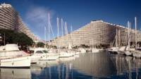Marina Baie des Anges - Villeneuve-Loubet, port de plaisance ceinturé par les bâtiments Commodore et Ducal