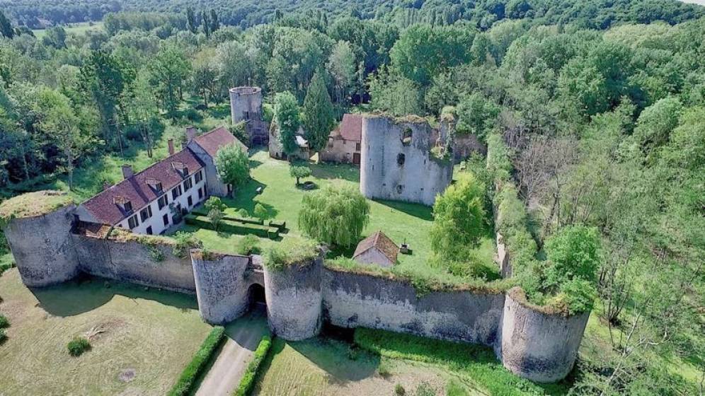 Le château de Mez le Maréchal vu du ciel