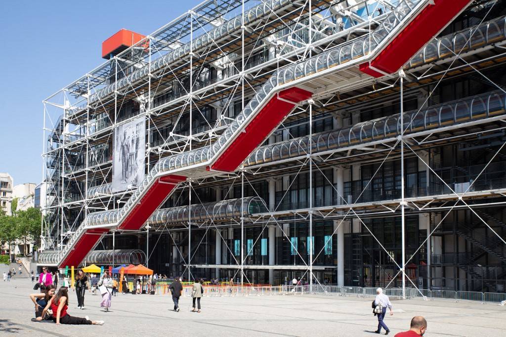 Vue de la façade du centre pompidou à Paris