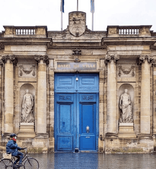 La restauration du porche de l’hôtel de ville de Bordeaux | Ministère ...