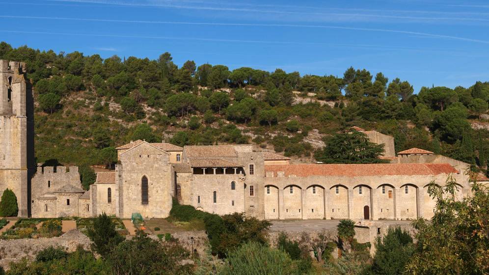 Panorama_lagrasse_abbaye.jpg