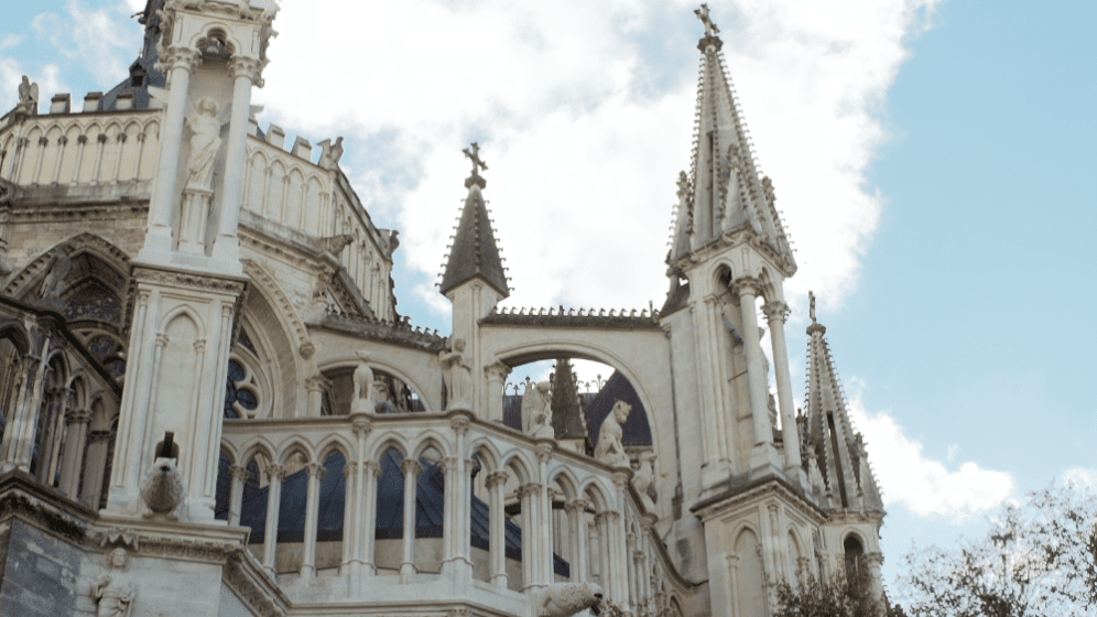 Les deux travées du chevet de la cathédrale de Reims restaurées en 2024