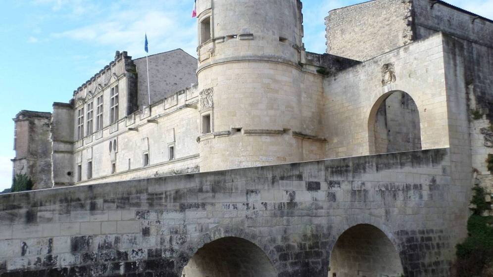 Vue extérieure du Château de Bouteville