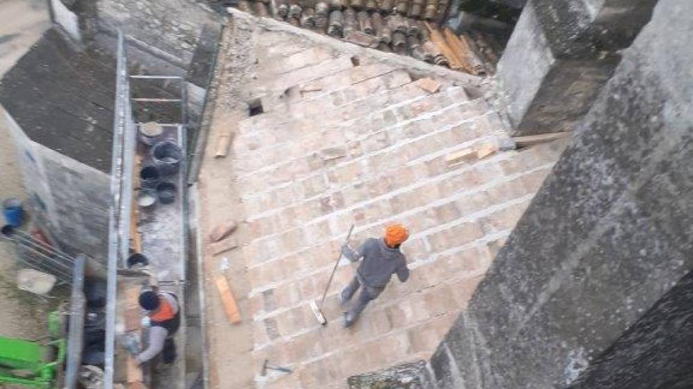 Cathédrale de Viviers - opération de réparation des toitures