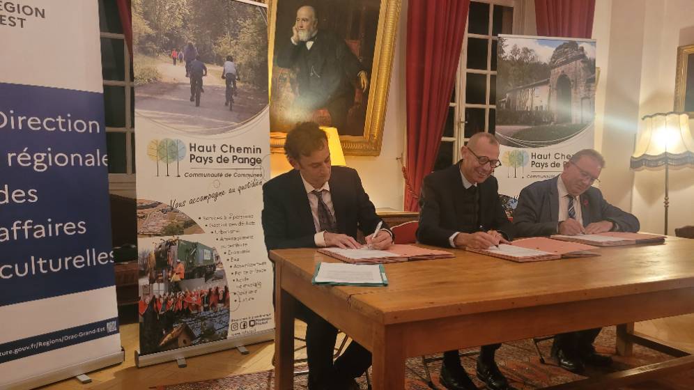 Signature d'une convention annuelle d'objectifs "Projet innovant de territoire" à Pange