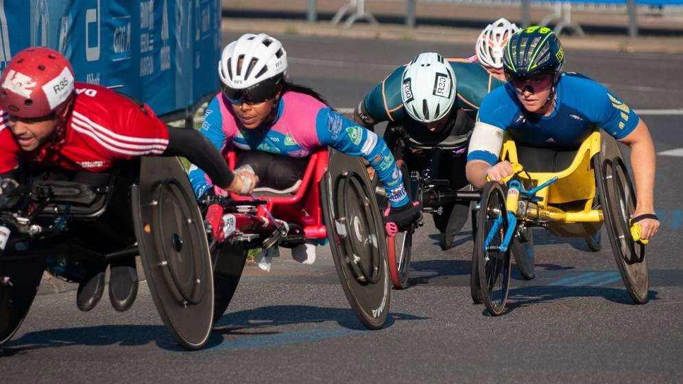 wheelchair-racing-6660177_1280.jpg