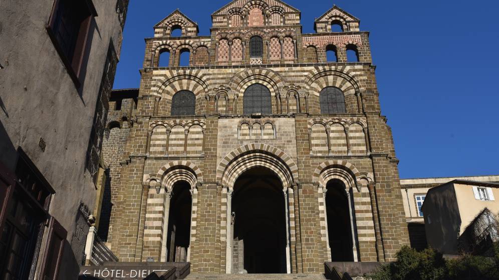 Façade de la cathédrale du Puy-en-Velay