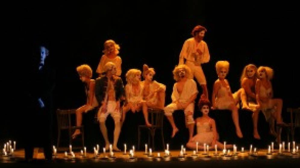 Dans le Théâtre du Conservatoire, répétition d'un atelier de 3e année dirigé par une élève