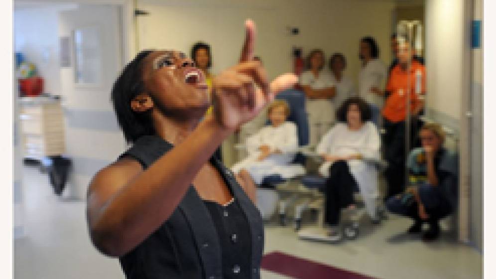 Danse à l'hôpital-Mermoz avec la Cie Najib Guerfi et la Cie Montalvo-Hervieu - 2012