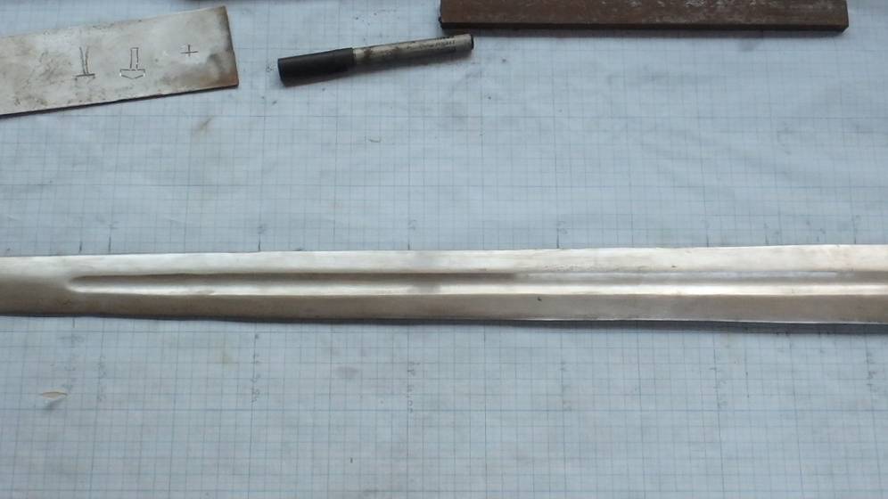 Réplique d'une épée médiévale retrouvée dans la Seine