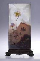 Emile Gallé, vase en cristal gravé, 1900, Dijon, musée des beaux-arts, © François Jay, musée des beaux-arts de Dijon
