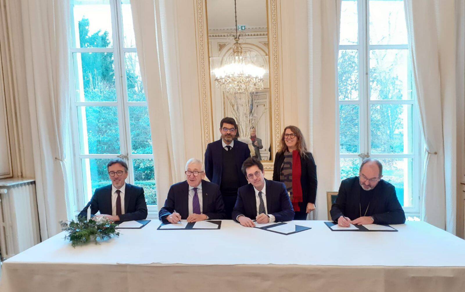 Signature d’une nouvelle convention de gestion de la cathédrale d’Amiens