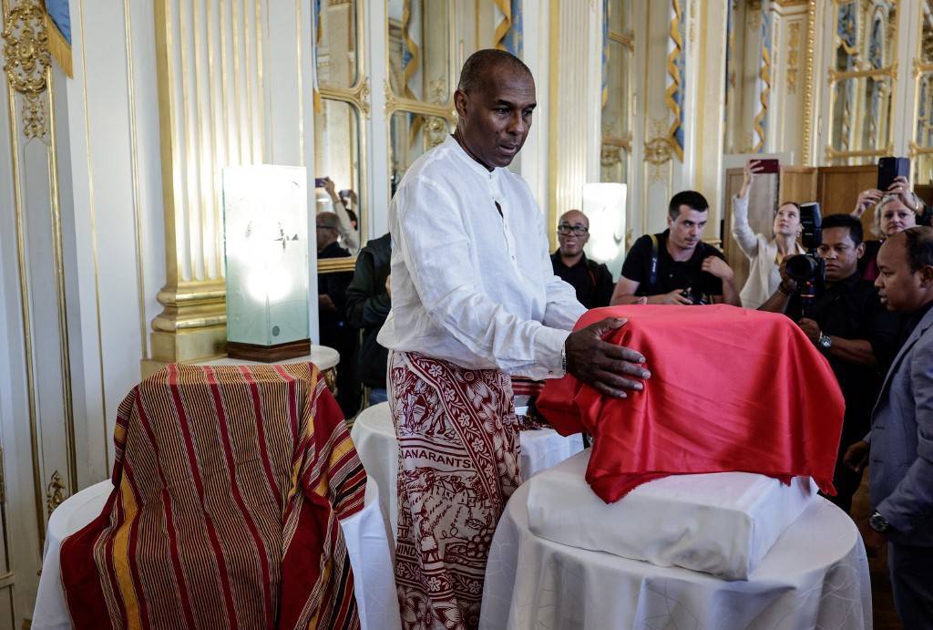 Trois crânes sakalava restitués à Madagascar | Ministère de la Culture