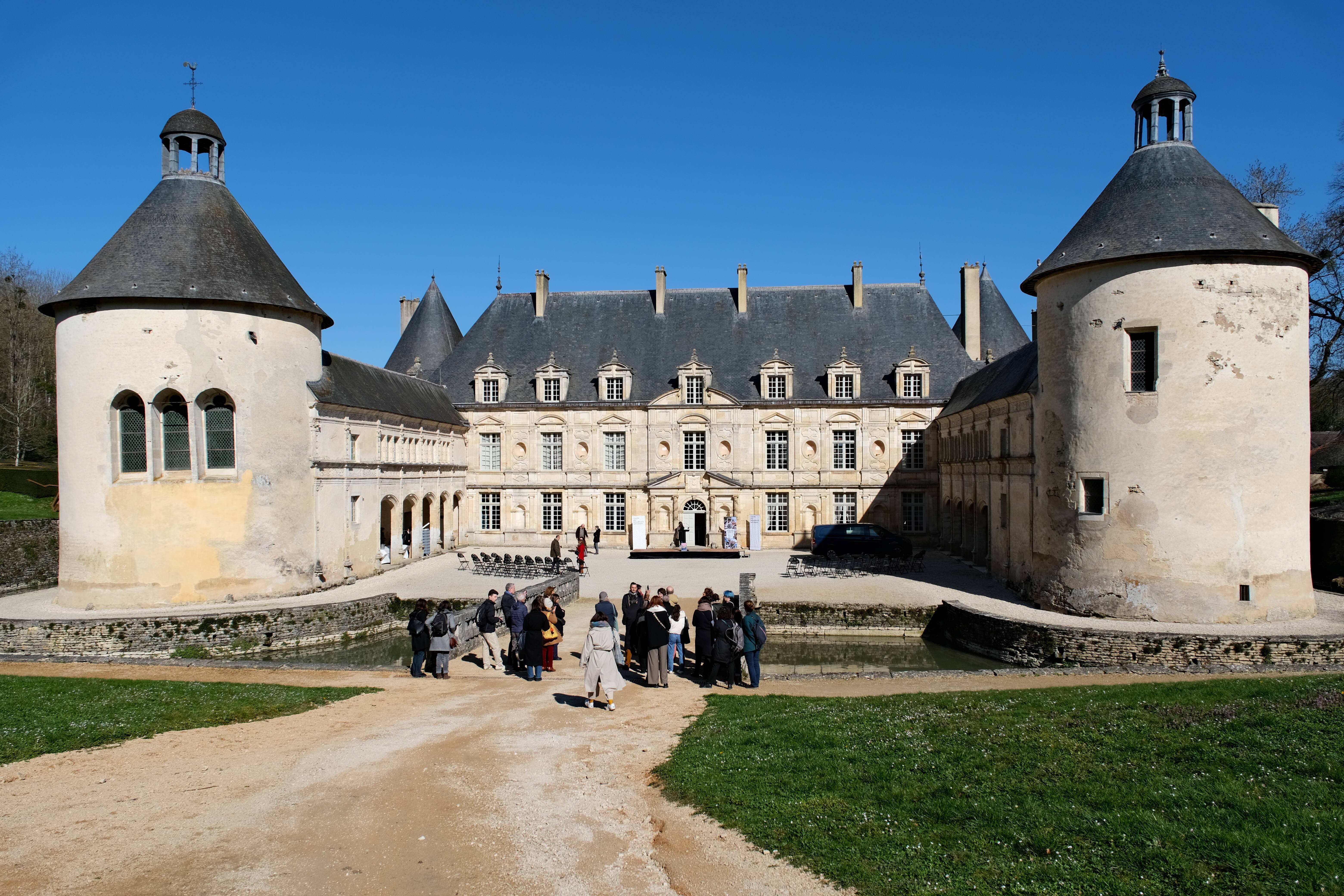 Château de Bussy-Rabutin, restauration de l’aile Sarcus | Ministère de ...