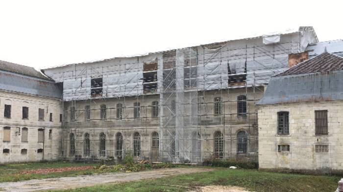 Abbaye de Clairvaux restauration de la toiture du réfectoire-chapelle