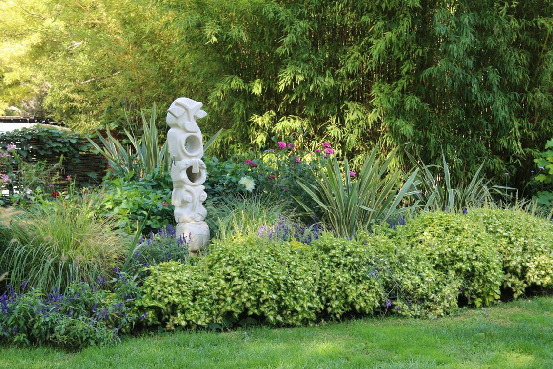 Six Fours Les Plages Jardin De La Maison Du Cygne